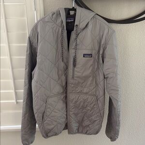 Patagonia Gray Puffer Jacket with Quilted Design